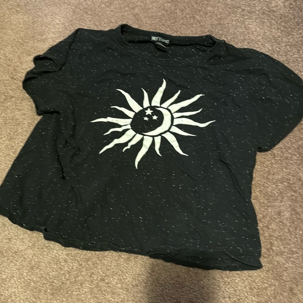 Hot Topic Sun Moon Stars Tee